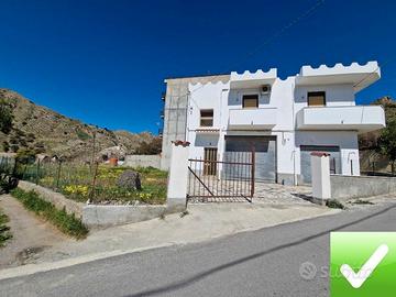 Villetta Indipendente 2 Livelli +Terrazzo + Corte