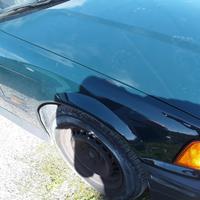 PARAFANGO ANTERIORE DESTRO BMW Serie 3 E36 Berlina