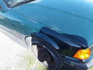 PARAFANGO ANTERIORE DESTRO BMW Serie 3 E36 Berlina