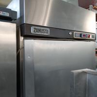 frigo verticale inox 700lt Zanussi 