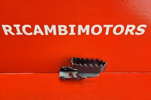 POGGIAPIEDI DX APRILIA ET TUAREG 50