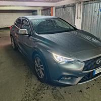 INFINITI Q30 1.5 DCT
