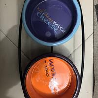 2 ciotole con supporto