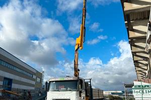 IVECO STRALIS CON GRU