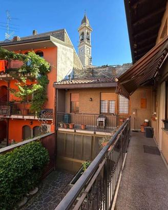 Casa indipendente di 360 m² con 5 locali e box aut