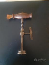 antico cavatappi a macinino