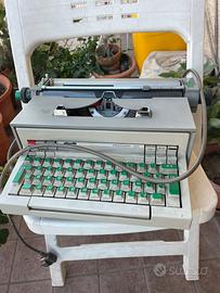 Macchina da scrivere olivetti