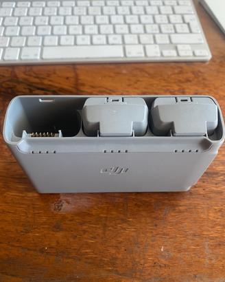 Due batterie e Hub di ricarica DJI Mini 2