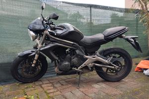 Kawasaki ER6N (con cambio rotto)