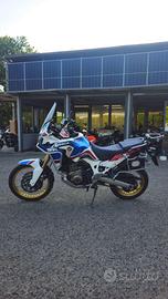HONDA Africa Twin CRF 1000 L .