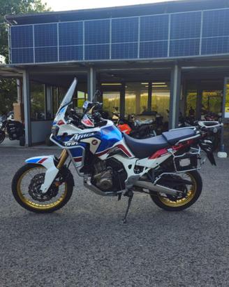 HONDA Africa Twin CRF 1000 L .