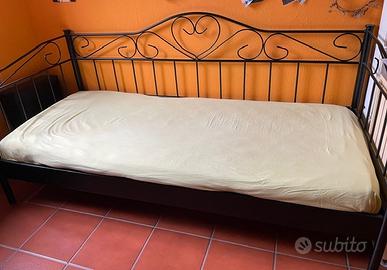 struttura letto in metallo