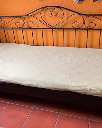 struttura letto in metallo