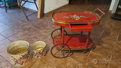 Carrello portaliquori stile vintage e coppia vasi