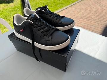 Scarpe Sneakers Levi's nere