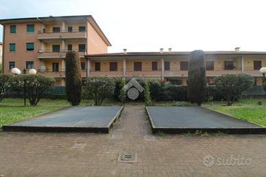 VILLA A SCHIERA A BAGNOLO IN PIANO