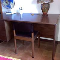 Scrivania con due sedie design