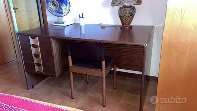 Scrivania con due sedie design