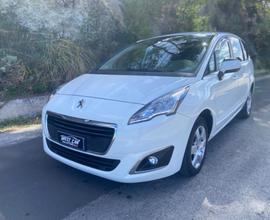 PEUGEOT 5008 1.6 HDi 115CV Allure