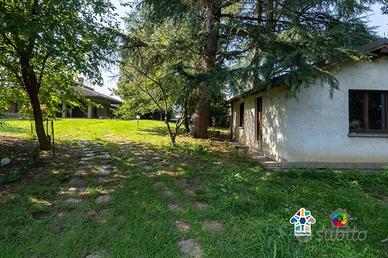 Villa di 530 m² con più di 5 locali e box auto dop