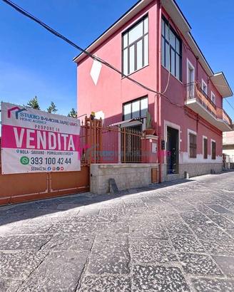 Appartamento di 243 m² con più di 5 locali e box a