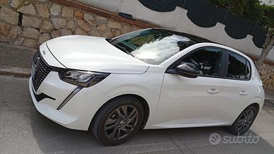 Peugeot 208 anno 2021 Allure