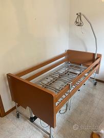 Letto da degenza elettrico per anziani e disabili