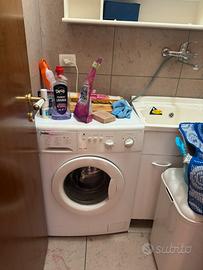 LAVATRICE E SPECCHIO DOPPIO SERVIZIO