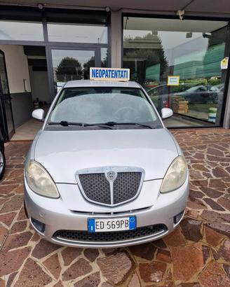 Lancia Ypsilon 1.2 Versus PER NEOPATENTATI