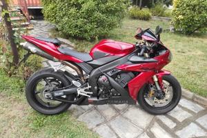 Yamaha R1 