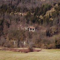 Privacy assoluta e volumi infiniti: la tela bianca