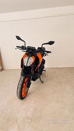  KTM duke 390