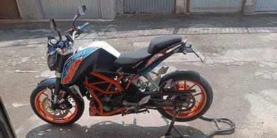 KTM 390 Duke