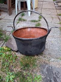 vecchio paiolo in rame