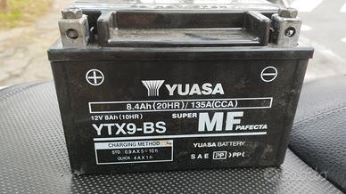 batteria per scooter 12v  8 ah