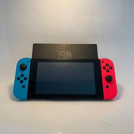 Console Nintendo Switch Completa di Scatola