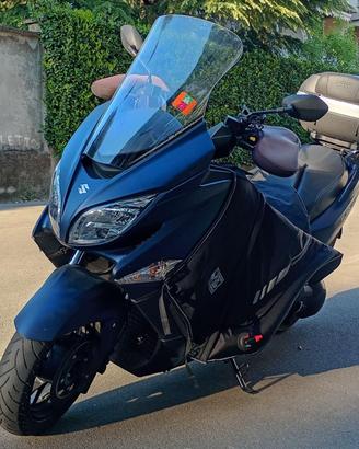 SUZUKI Burgman AN 400