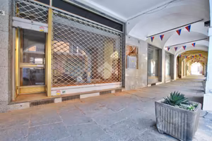 NEGOZIO A LIVORNO FERRARIS
