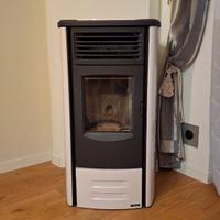 Stufa a pellet ventilata Marcella 8.5 kw bianco