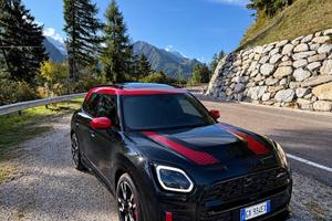 Mini countryman jcw all4 300 cv da vetrina