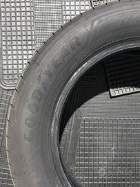 GOMME GOODYEAR 215/60/R17 ESTIVE
