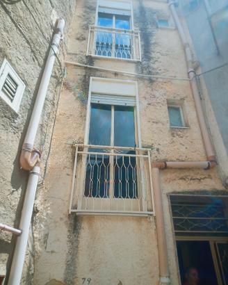 Casa indipendente Aragona Via Archimede 81