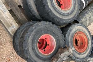 G08 Gomme per muletto