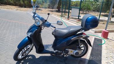 Scooter Liberty 125 blu