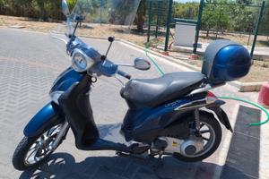 Scooter Liberty 125 blu