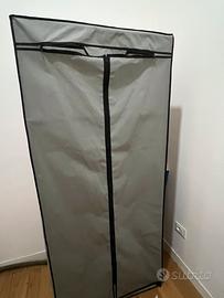 Armadio tnt in ordine