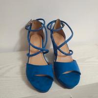 Sandali con zeppa e strass 