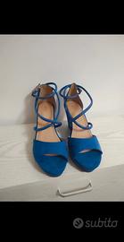 Sandali con zeppa e strass 