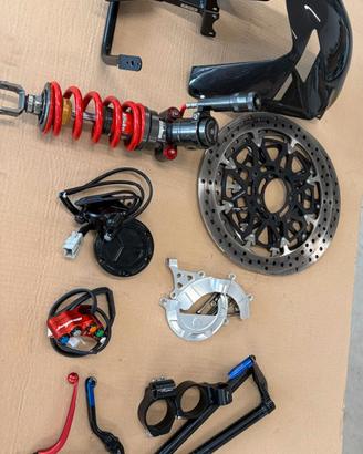PER MV AGUSTA  F3  PEZZI RACING