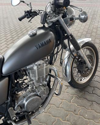 Yamaha SR 400